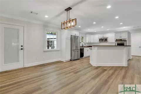 402 W 3rd St, Springfield, GA 31329 photo 7