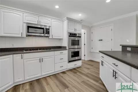 402 W 3rd St, Springfield, GA 31329 photo 11