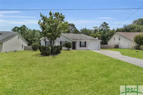 285 Bonnie Cir, Ellabell, GA 31308
