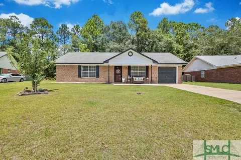 1076 Desert Shield St, Hinesville, GA 31313