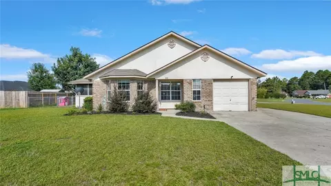 712 Kylie Ln, Hinesville, GA 31313