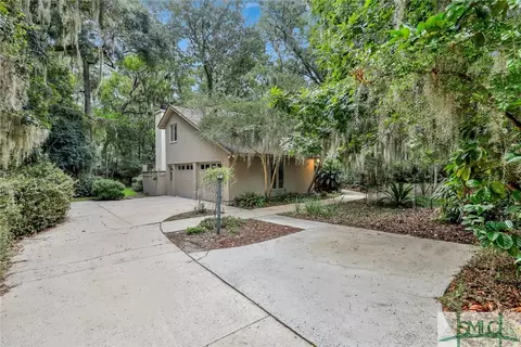 106 Loyer Ln, Savannah, GA 31411