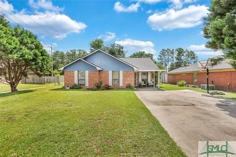 1645 Latham Ct, Hinesville, GA 31313