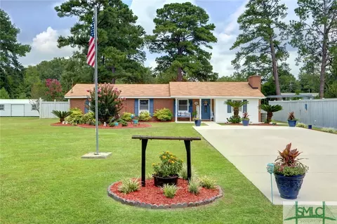 12 Walnut St, Bloomingdale, GA 31302
