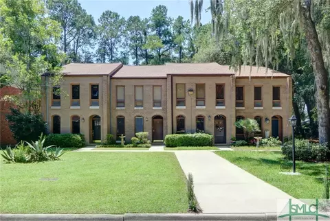 1 E 67th St #4, Savannah, GA 31405