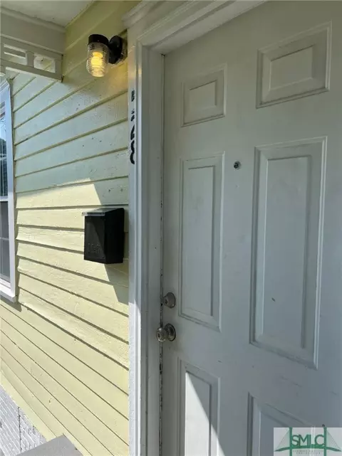526 E Gordon Ln, Savannah, GA 31401
