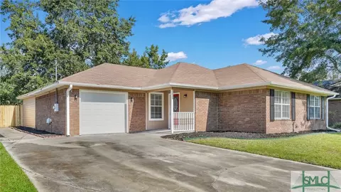 818 Sagewood Dr, Hinesville, GA 31313