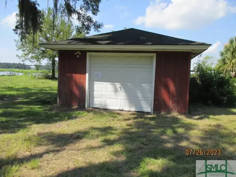 97 E 1st St, Midway, GA 31320 photo 5