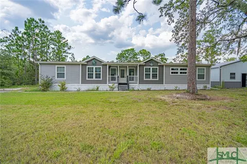 1223 Cherokee Lake Rd, Jesup, GA 31545