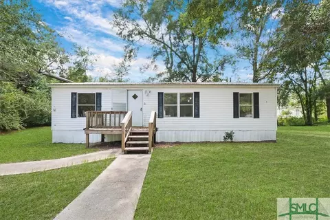26 Sherwood Forest Dr SE, Hinesville, GA 31313