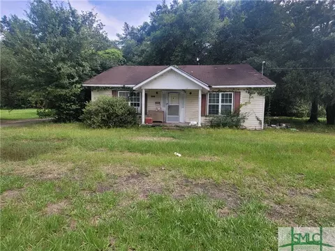7543 E Oglethorpe Dr, Midway, GA 31320