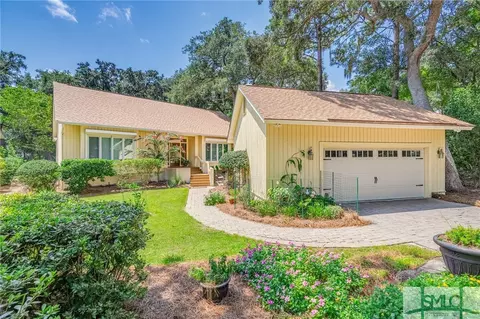 26 Cricket Ct, Savannah, GA 31411