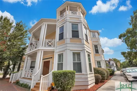 305 E Bolton St #201, Savannah, GA 31401