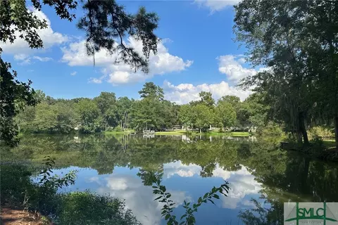 428 Pine Ave, Midway, GA 31320