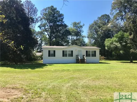 28 Stubbs Ln, Ellabell, GA 31308