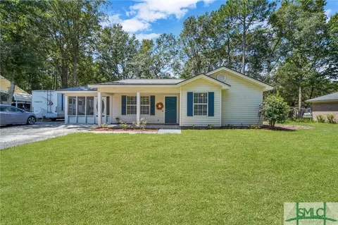 102 Holly Dr, Springfield, GA 31329