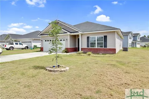 122 Farnsworth Trl, Hinesville, GA 31313