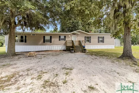 79 Smiley Loop Rd, Riceboro, GA 31323