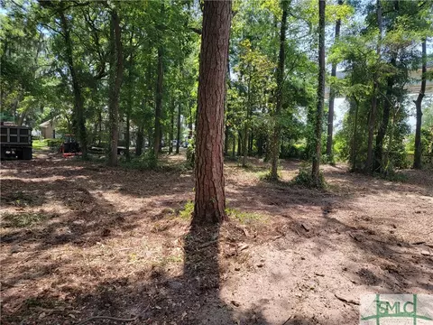 2 Bartow Point Dr, Savannah, GA 31404