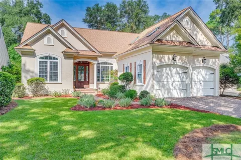 5 Halfmoon Ct, Savannah, GA 31411