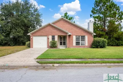402 Clairemore Cir, Hinesville, GA 31313