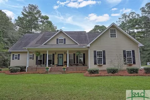 2040 Plantation Pointe Dr, Statesboro, GA 30461