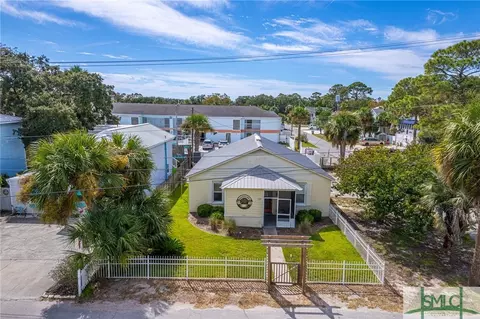 105 9th St, Tybee Island, GA 31328