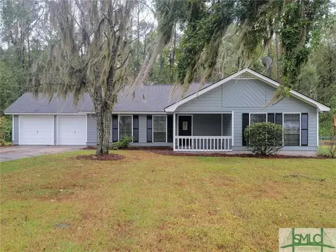 157 Live Oak Dr, Richmond Hill, GA 31324