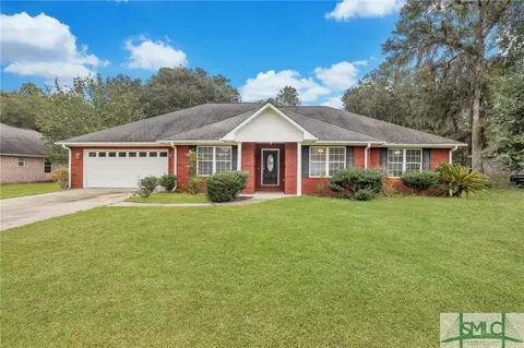84 Colonial Dr, Midway, GA 31320