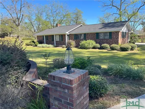 505 Easterling St, Glennville, GA 30427