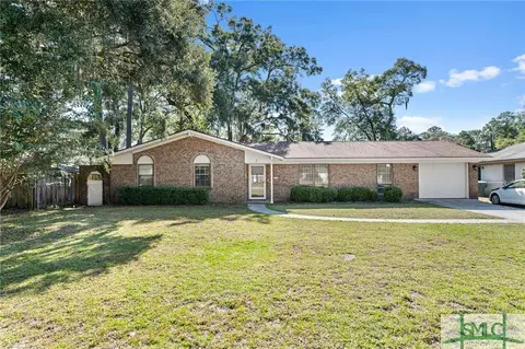 2 Mistletoe Ct, Savannah, GA 31419