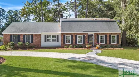 7637 La Roche Ave, Savannah, GA 31406