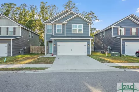 823 Fairview Cir, Hinesville, GA 31313