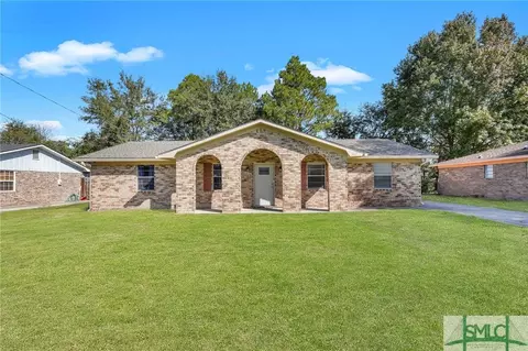 142 Deerwood Ct, Hinesville, GA 31313