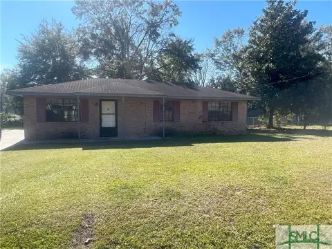 145 Becky St, Hinesville, GA 31313