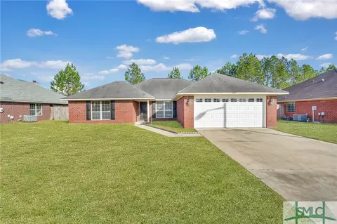 229 Slayton Cir, Hinesville, GA 31313