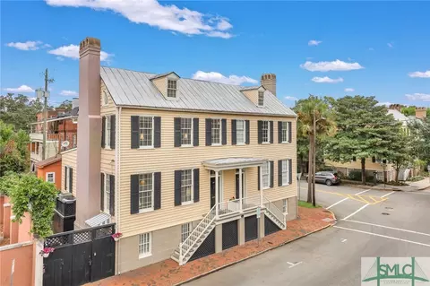 324 E Bryan St, Savannah, GA 31401