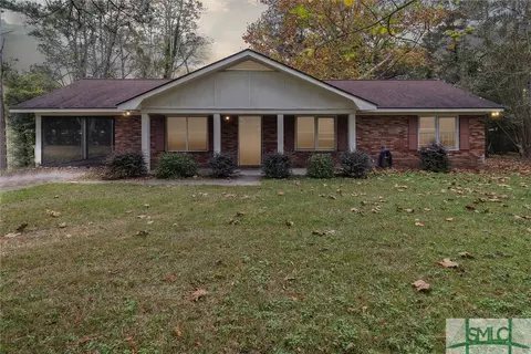809 N Main St, Statesboro, GA 30458