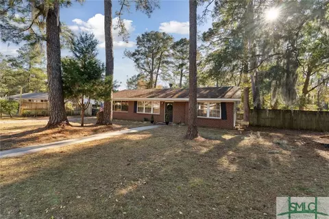 17 Summit Dr, Savannah, GA 31406