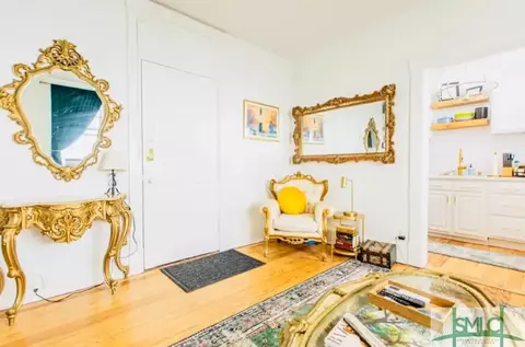 210 E State St #21, Savannah, GA 31401