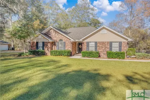 121 Daytona Dr, Bloomingdale, GA 31302