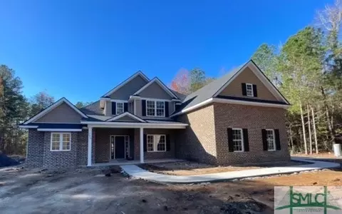 135 Kallquist Dr, Hinesville, GA 31313
