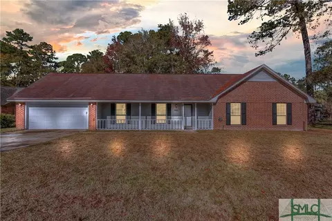 501 Creekview Dr, Hinesville, GA 31313