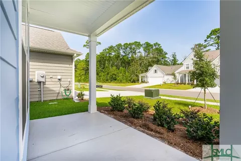 584 Longleaf Dr, Richmond Hill, GA 31324