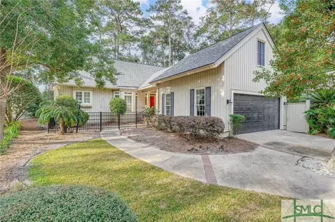 2 Halfmoon Ct, Savannah, GA 31411
