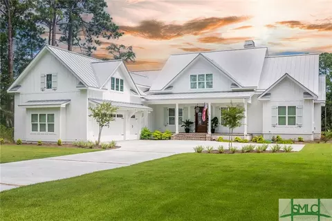 8 Strawberry Ln, Savannah, GA 31411