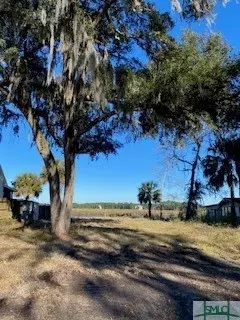 145 E 1st St, Midway, GA 31320