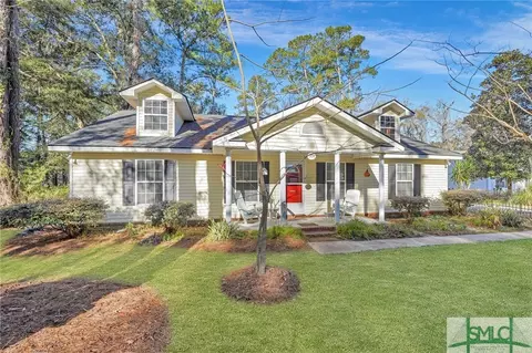 504 Lake Dr, Midway, GA 31320