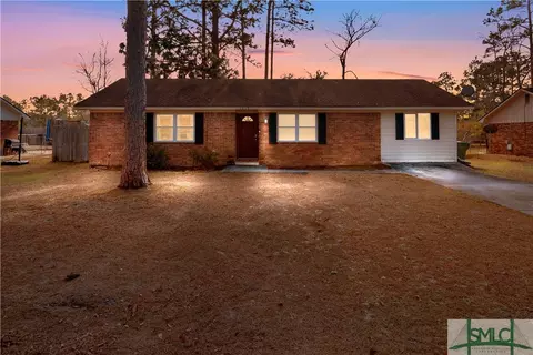 1019 White Cir, Hinesville, GA 31313