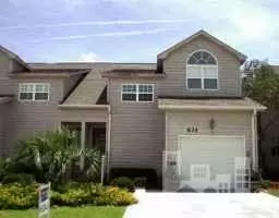634 Sloop Pointe Ln, Kure Beach, NC 28449 photo 1